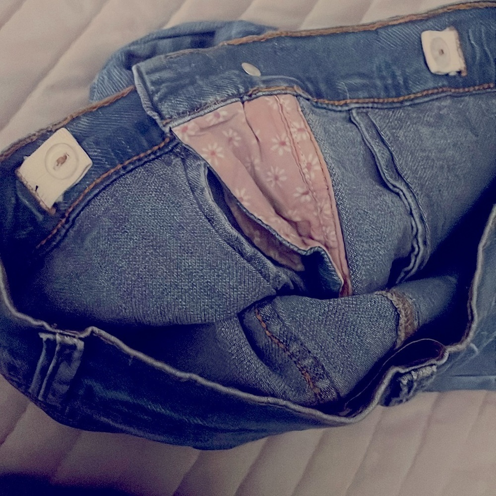 Girls Distressed Jeans - Picture 3 of 4